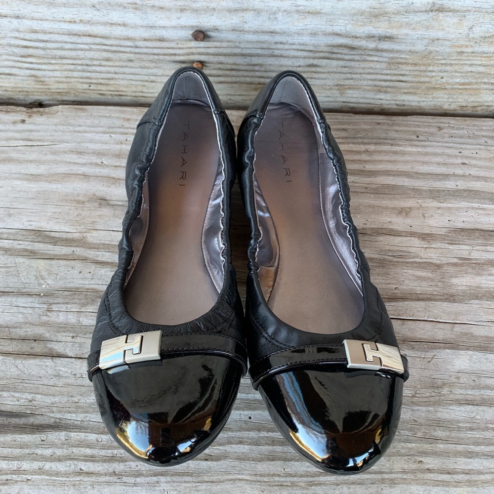 Tahari black ballet flats patent leather toe 6.5